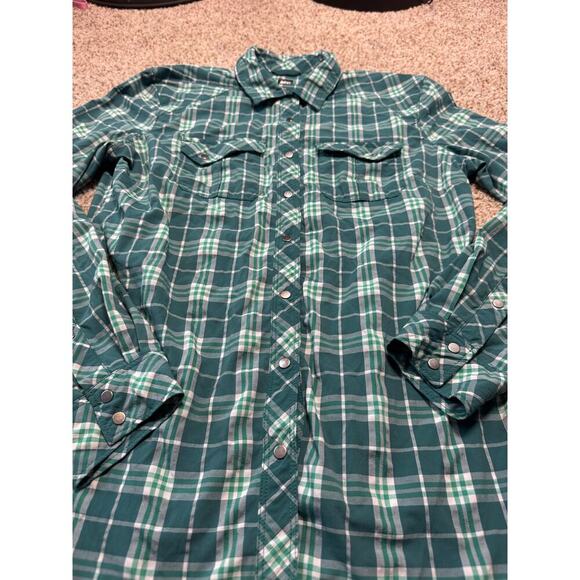 REI women’s snap up shirt, size Small; lightweight green Plaid - Picture 8 of 9